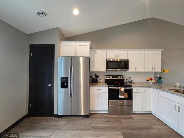 $299,900 | 2024 Essler Drive, St. Peter, MN 56082