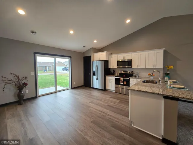 $299,900 | 2024 Essler Drive, St. Peter, MN 56082