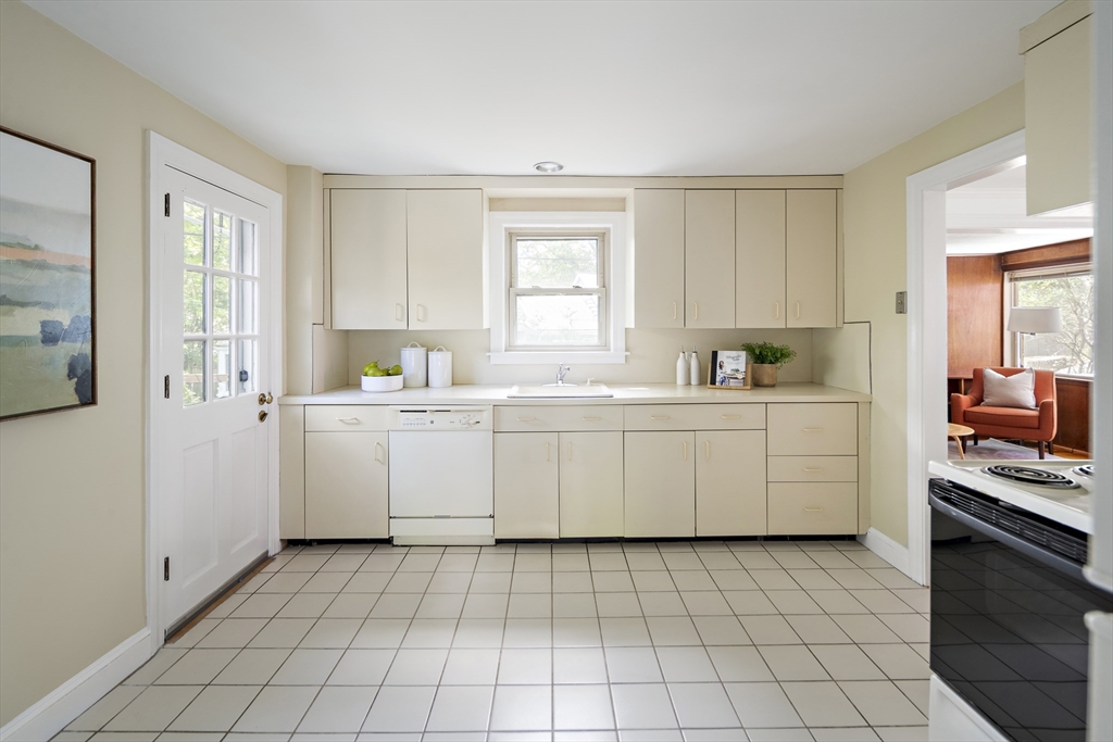 159 Payson Road Brookline, MA 02467 - Photo 16 of 30