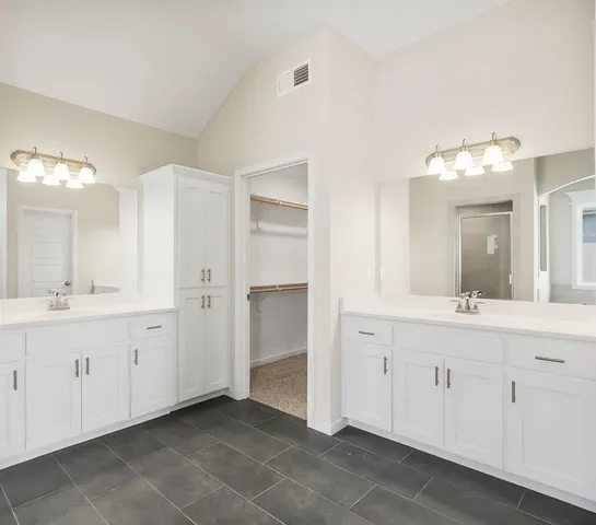 $599,950 | 17165 West 164th Terrace, Olathe, KS 66062