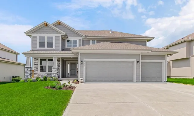 $599,950 | 17165 West 164th Terrace, Olathe, KS 66062