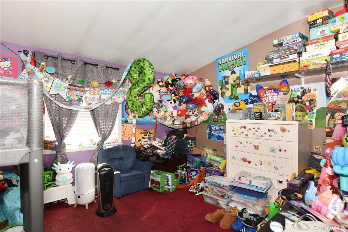 39 Greentree Road Mineola, NY 11501 - Photo 14 of 27