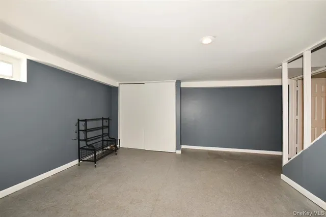 $880,000 | 39 Greentree Road, Mineola, NY 11501