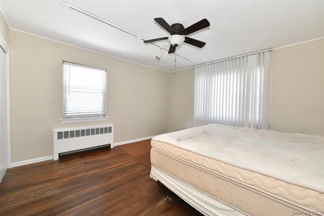 $880,000 | 39 Greentree Road, Mineola, NY 11501