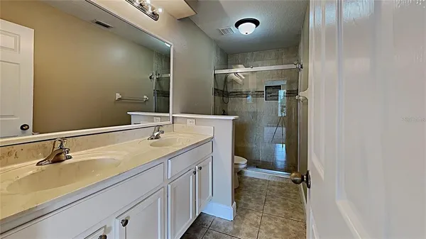 $2,350 | Undisclosed Address, Orlando, FL 32828