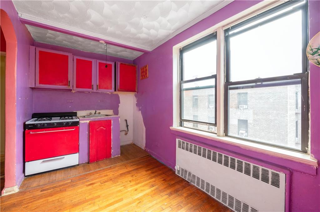 26 Cass Place, Unit 5D Brooklyn, NY 11235 - Photo 4 of 10 a view of an empty room and window
