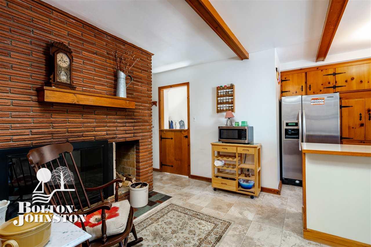 1977 Broadstone Road Grosse Pointe, MI 48236 - Photo 11 of 41 50013997-10.JPG