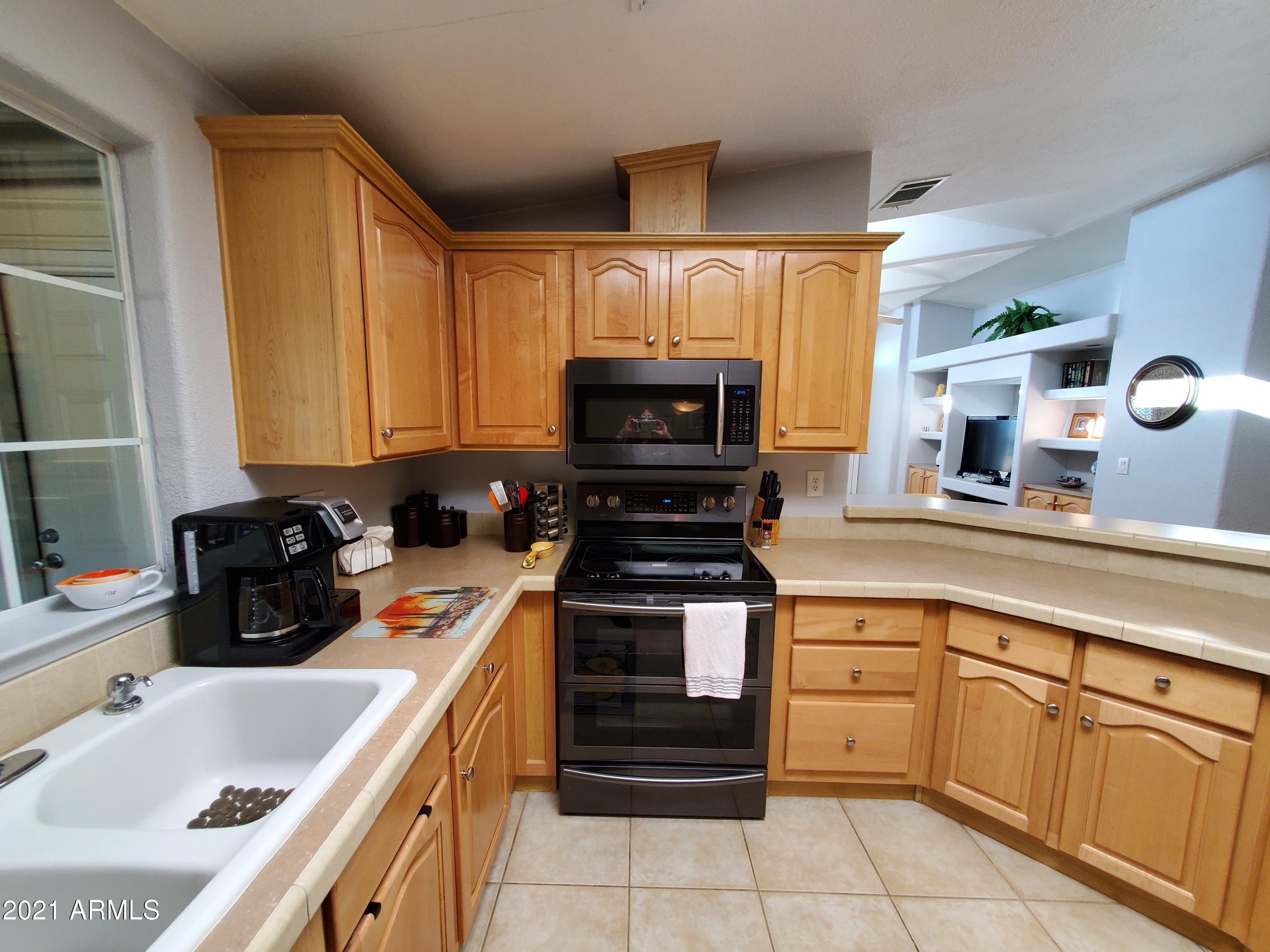 3301 South Goldfield Road, Unit 4021 Apache Junction, AZ 85119 - Photo 19 of 80 4021 Kitchen