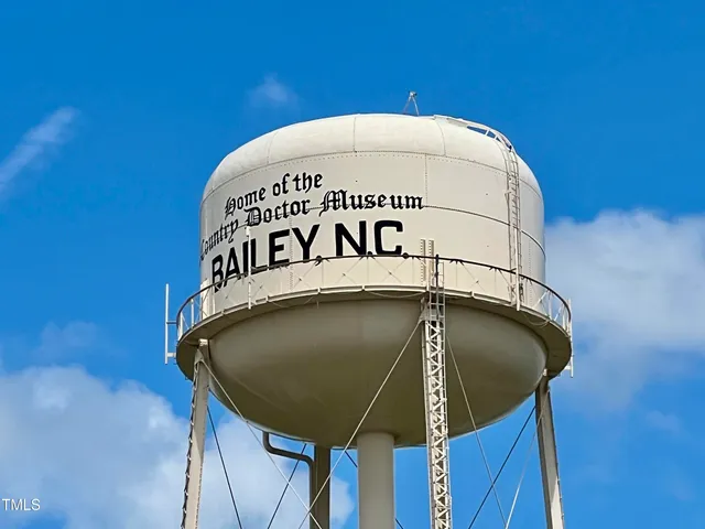 a view of a water fountain