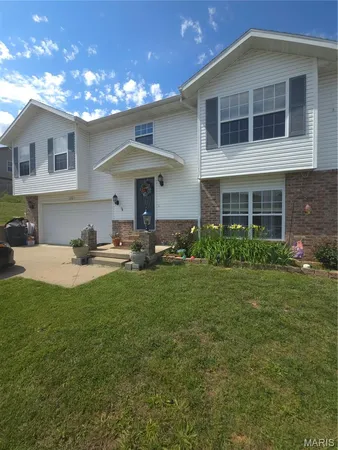 $276,000 | 100 Mary Catherine Street, Waynesville, MO 65583