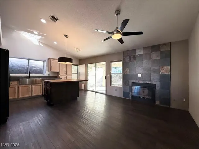 $2,200 | 3285 Cooper Creek Drive, Henderson, NV 89074