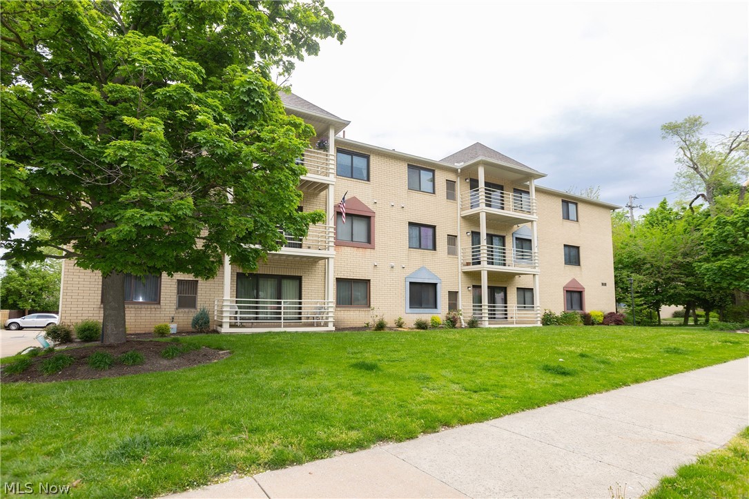 19510 Lorain Road, Unit 101 Cleveland, OH 44126 - Photo 24 of 24 View of building exterior