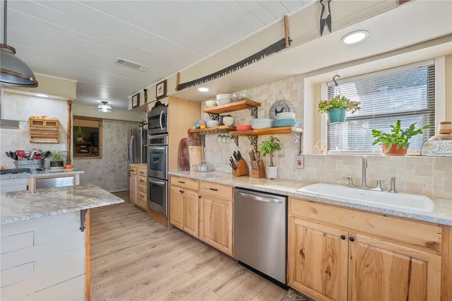 $625,000 | 20321 Highway 90 N Bedias Tx 77831 North, Bedias, TX 77831