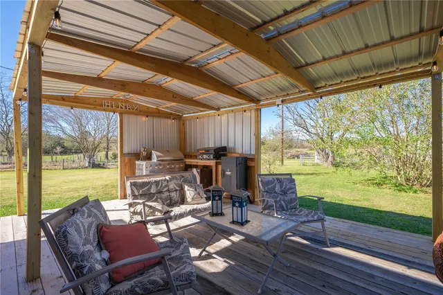 $625,000 | 20321 Highway 90 N Bedias Tx 77831 North, Bedias, TX 77831
