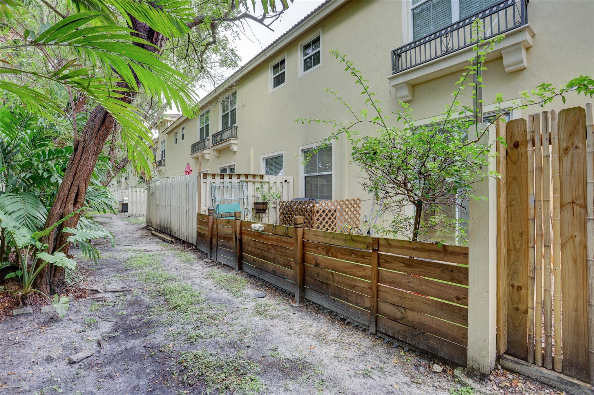 2851 Prospect Road, Unit 305 Tamarac, FL 33309 - Photo 25 of 32 Photo 25