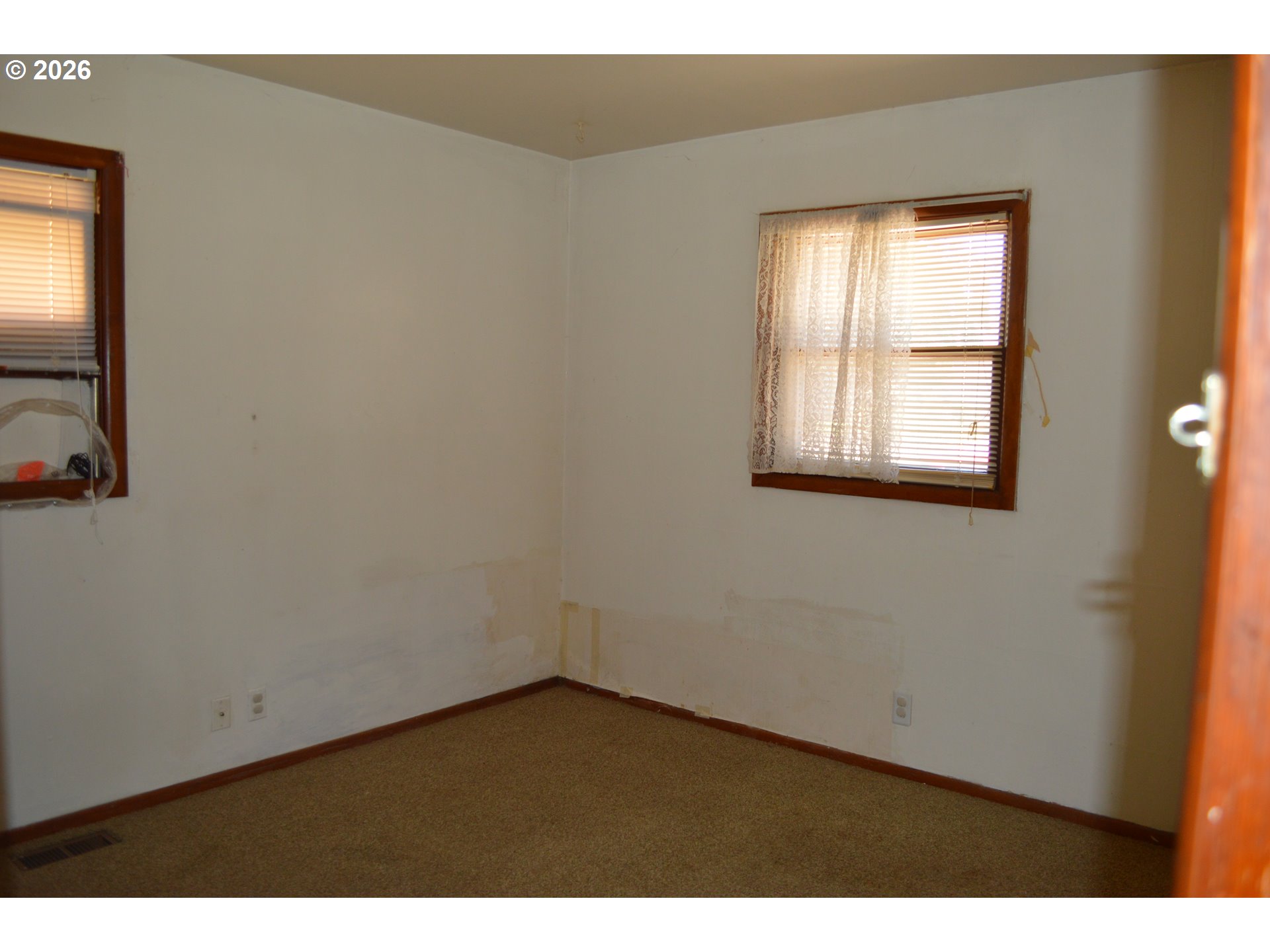 641 Southeast 148th Avenue Portland, OR 97233 - Photo 8 of 22