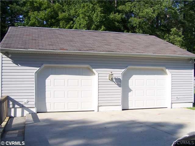 Parking Lot/Garage