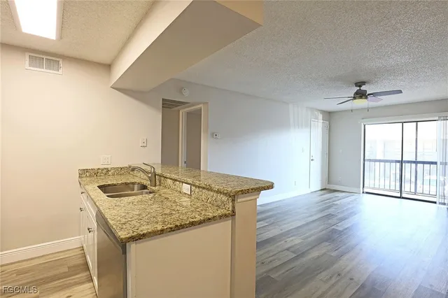 $1,200 | 5329 Summerlin Road, Unit 2915, Fort Myers, FL 33919