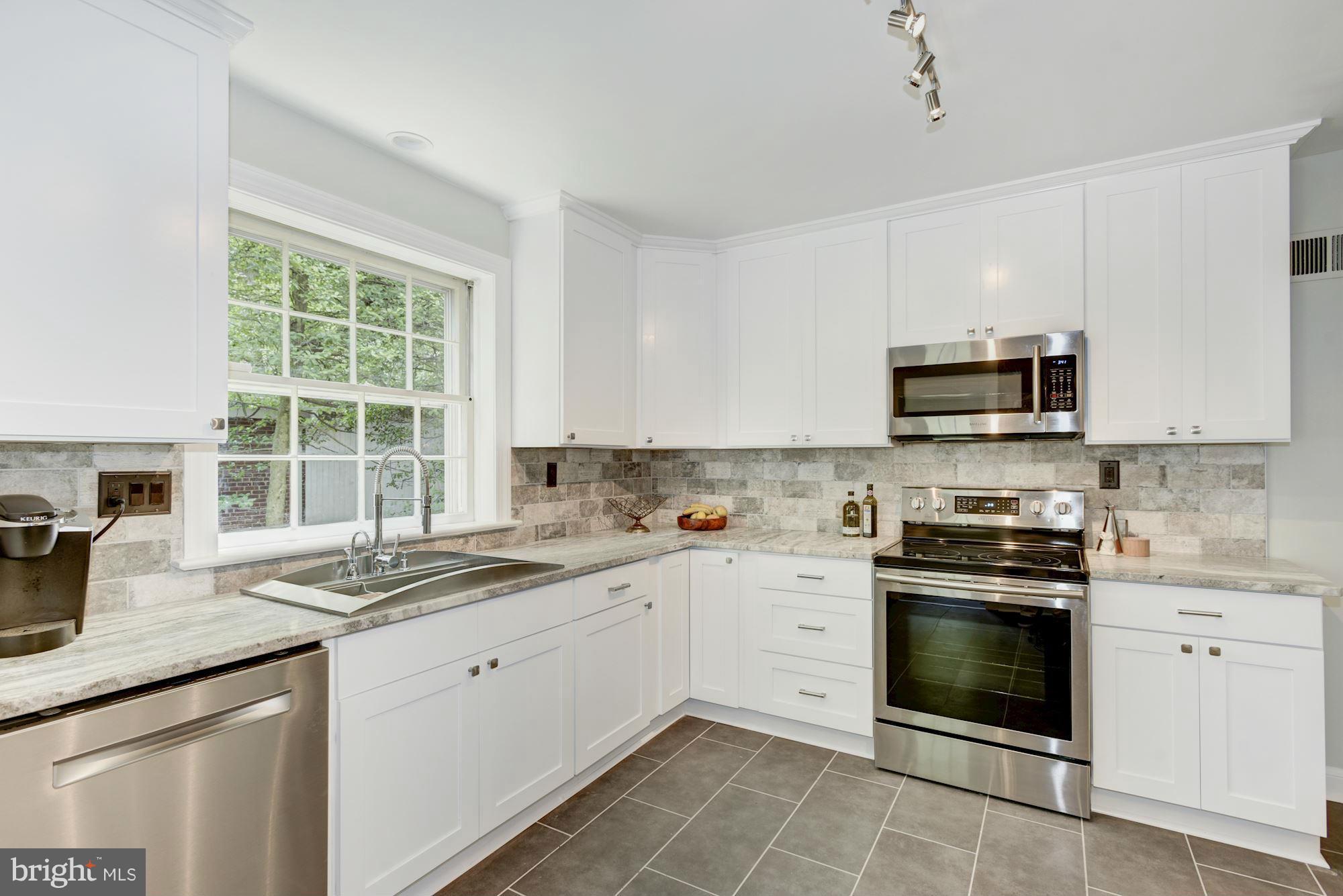 6000 Lenox Road Bethesda, MD 20817 - Photo 11 of 29 Kitchen