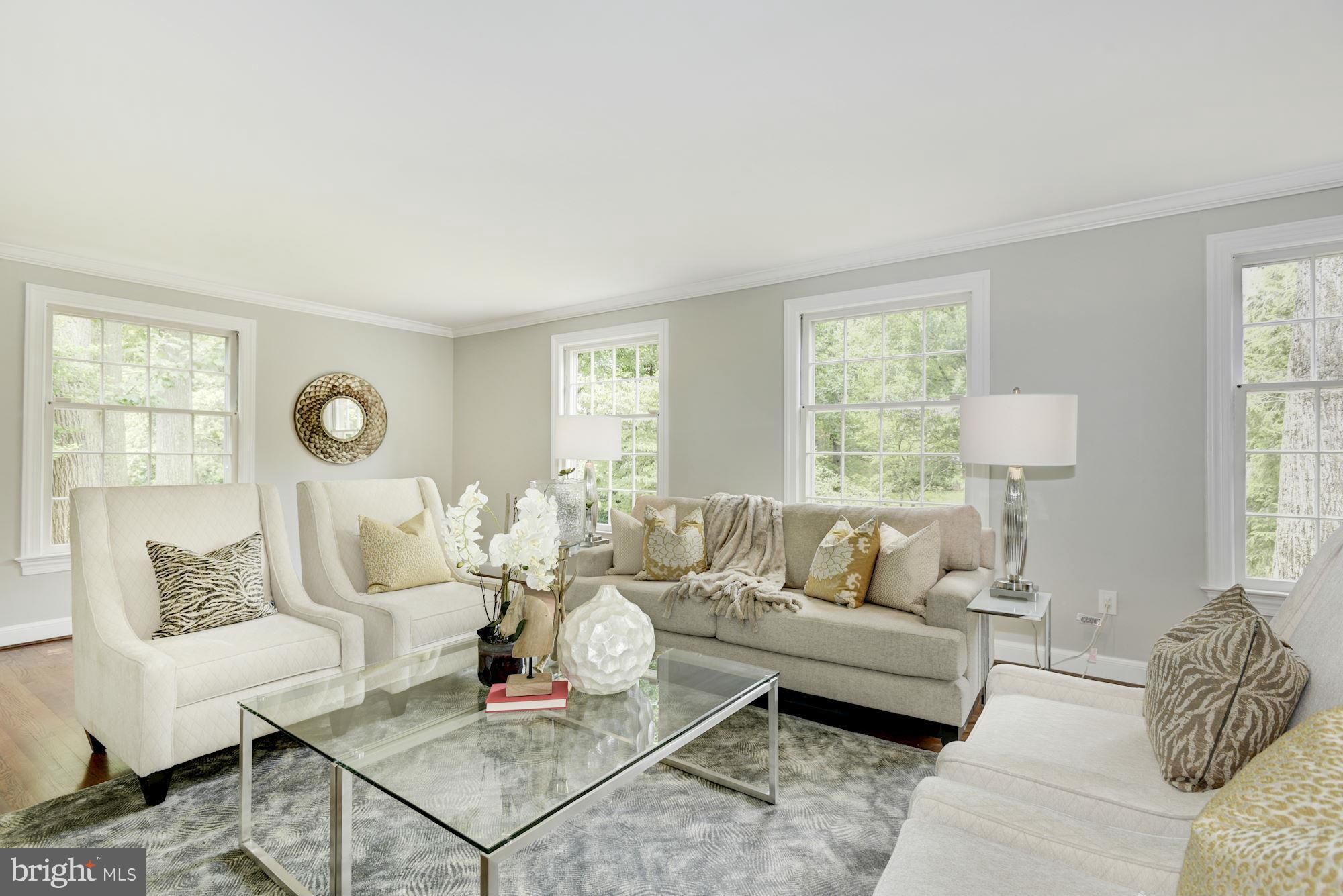 6000 Lenox Road Bethesda, MD 20817 - Photo 4 of 29 Living Room