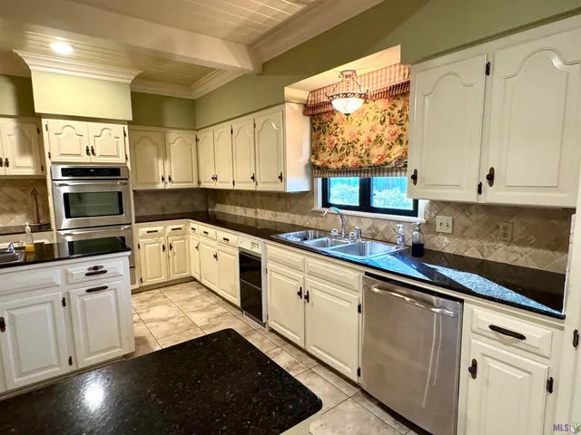 $550,000 | 814 Spruce Street, Morgan City, LA 70380