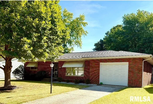 $199,900 | 44 Locksley Lane, Springfield, IL 62704