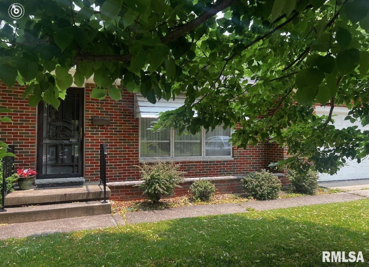 44 Locksley Lane Springfield, IL 62704 - Photo 2 of 22