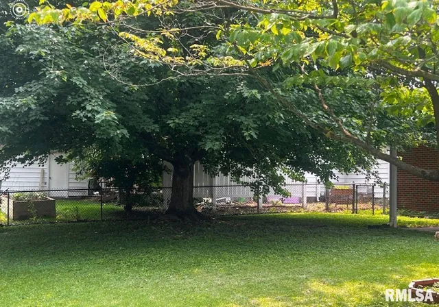 $199,900 | 44 Locksley Lane, Springfield, IL 62704