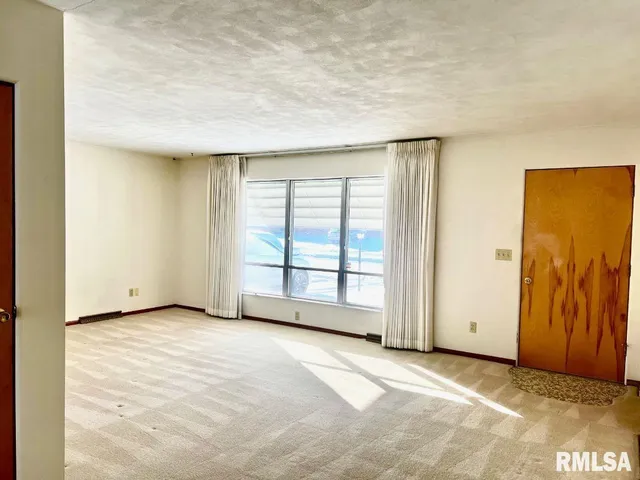 $199,900 | 44 Locksley Lane, Springfield, IL 62704