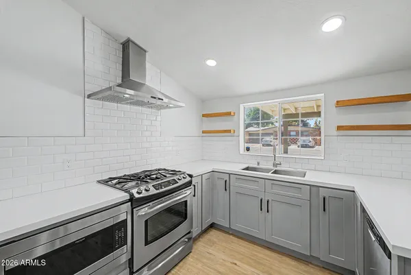 $730,000 | 702 West Rose Lane, Phoenix, AZ 85013