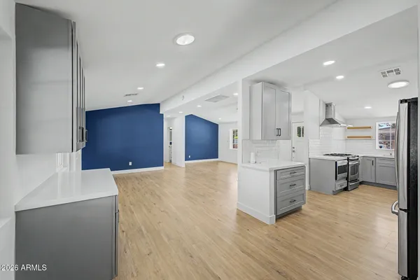 $730,000 | 702 West Rose Lane, Phoenix, AZ 85013