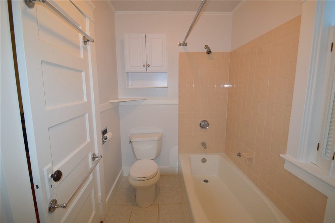 412 Mitchell's Lane Middletown, RI 02842 - Photo 16 of 21