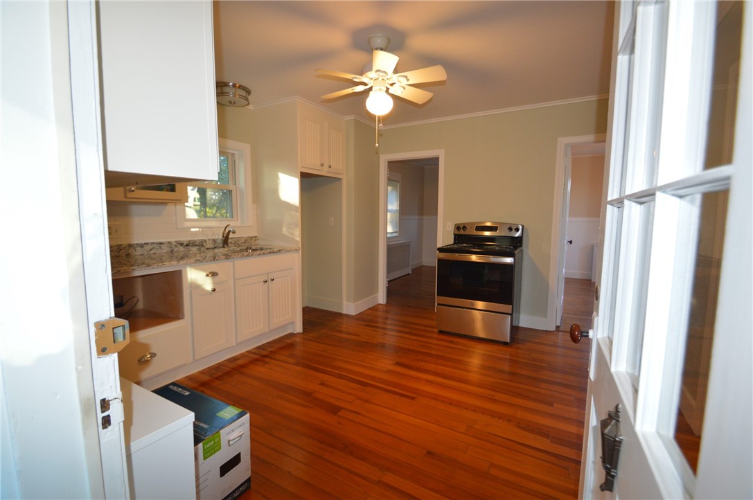 412 Mitchell's Lane Middletown, RI 02842 - Photo 6 of 21