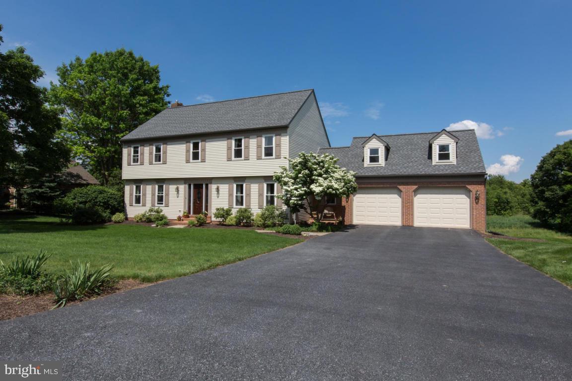 215 Farmstead Lane Lititz, PA 17543 - Photo 1 of 71