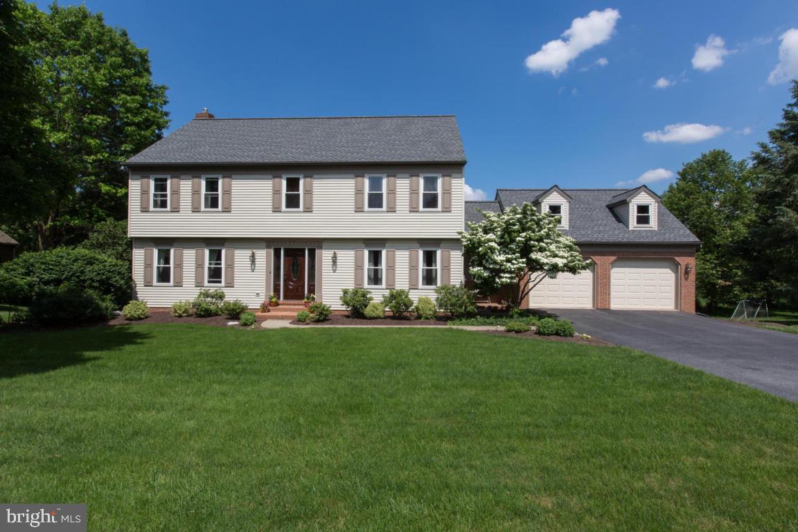 215 Farmstead Lane Lititz, PA 17543 - Photo 2 of 71