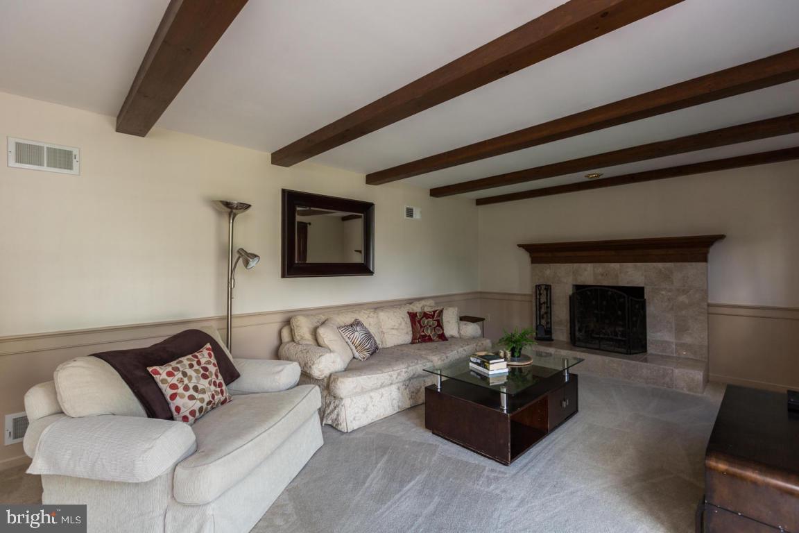 215 Farmstead Lane Lititz, PA 17543 - Photo 20 of 71