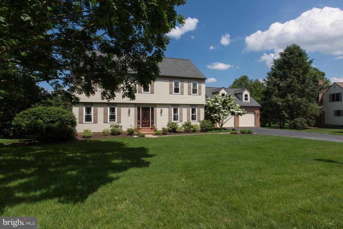 215 Farmstead Lane Lititz, PA 17543 - Photo 3 of 71