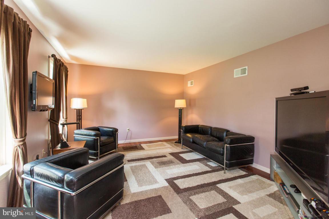 215 Farmstead Lane Lititz, PA 17543 - Photo 27 of 71