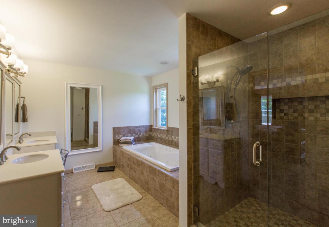 215 Farmstead Lane Lititz, PA 17543 - Photo 36 of 71