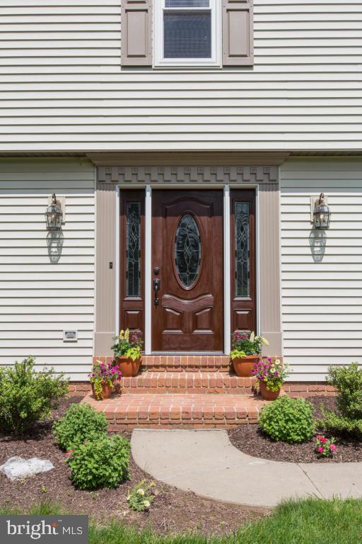 215 Farmstead Lane Lititz, PA 17543 - Photo 5 of 71
