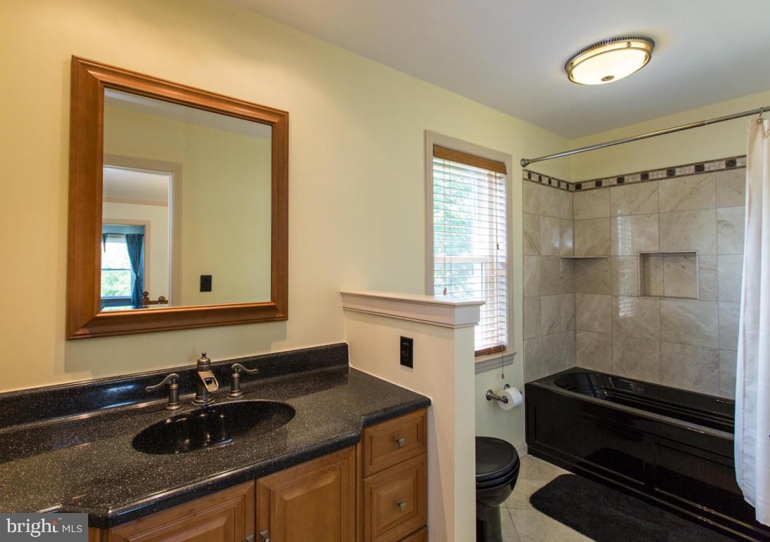 215 Farmstead Lane Lititz, PA 17543 - Photo 41 of 71