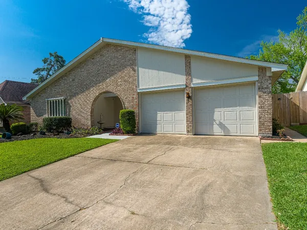 $218,000 | 6230 Sunnygate Drive, Spring, TX 77373
