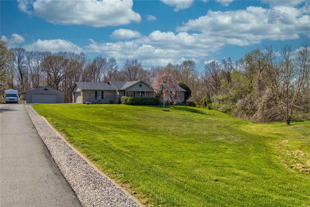 490 Cope Road Martinsville, IN 46151 - Photo 4 of 58 Gallery Image 4