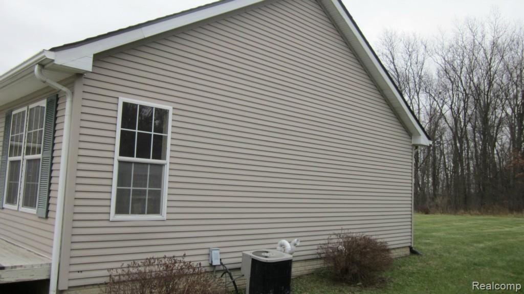 12279 Duffield Road Gaines, MI 48436 - Photo 8 of 35 IMG_8819.jpg