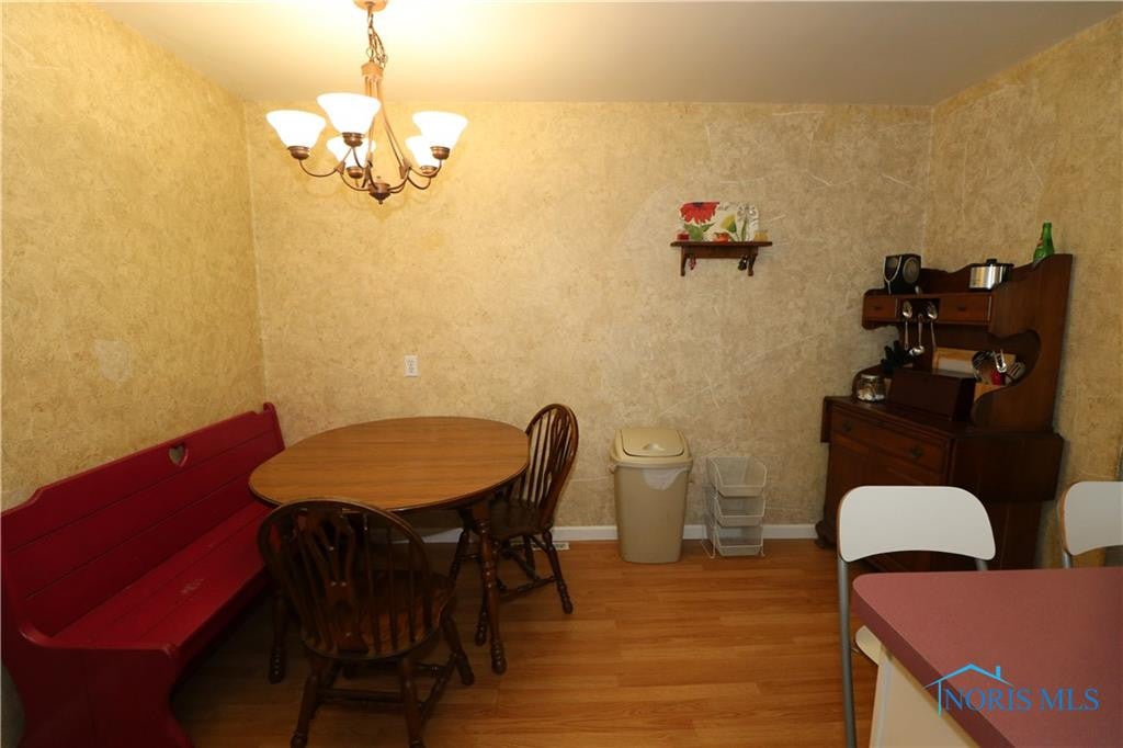 2937 Centennial Road Toledo, OH 43617 - Photo 4 of 12 Gallery Image 4