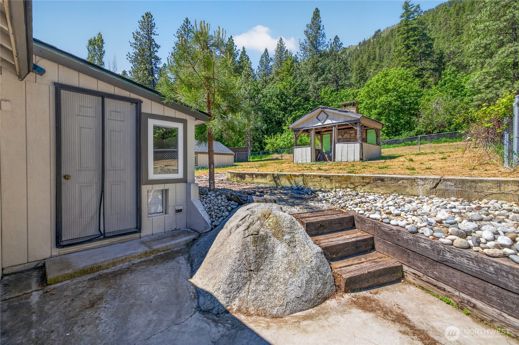 8494 Icicle Road Leavenworth, WA 98826 - Photo 18 of 27