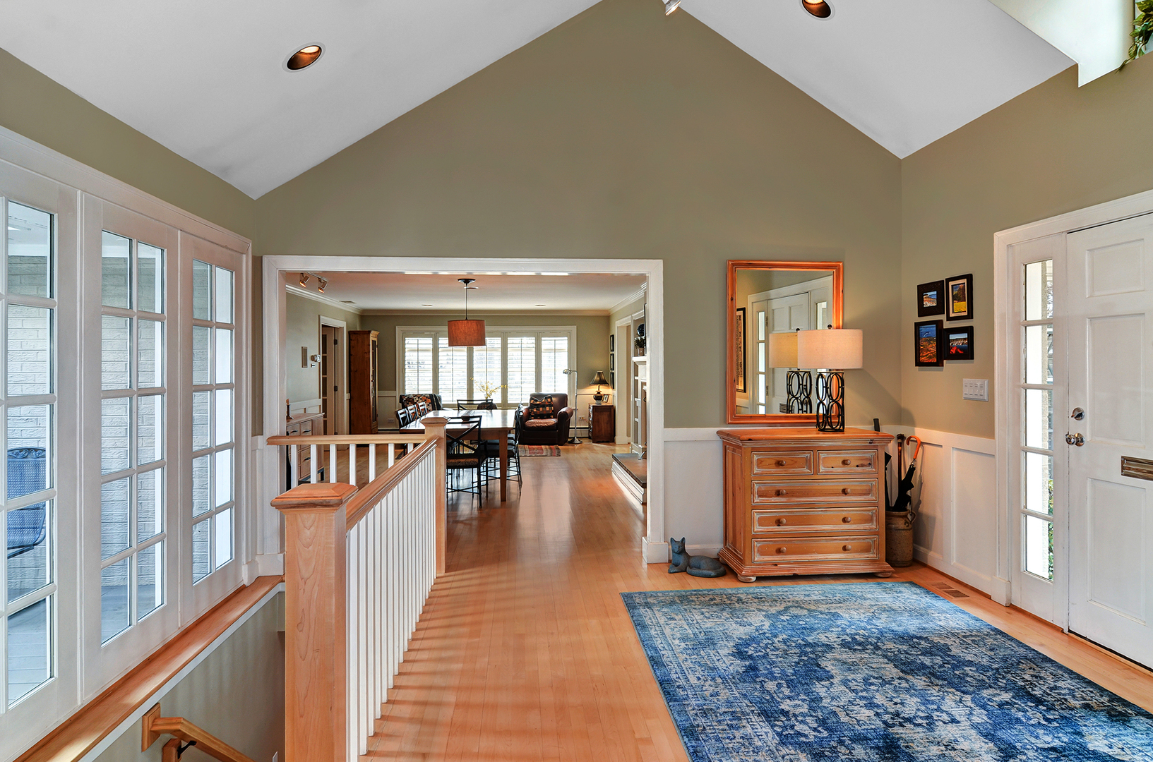 607 Roger Road Glen Ellyn, IL 60137 - Photo 4 of 22