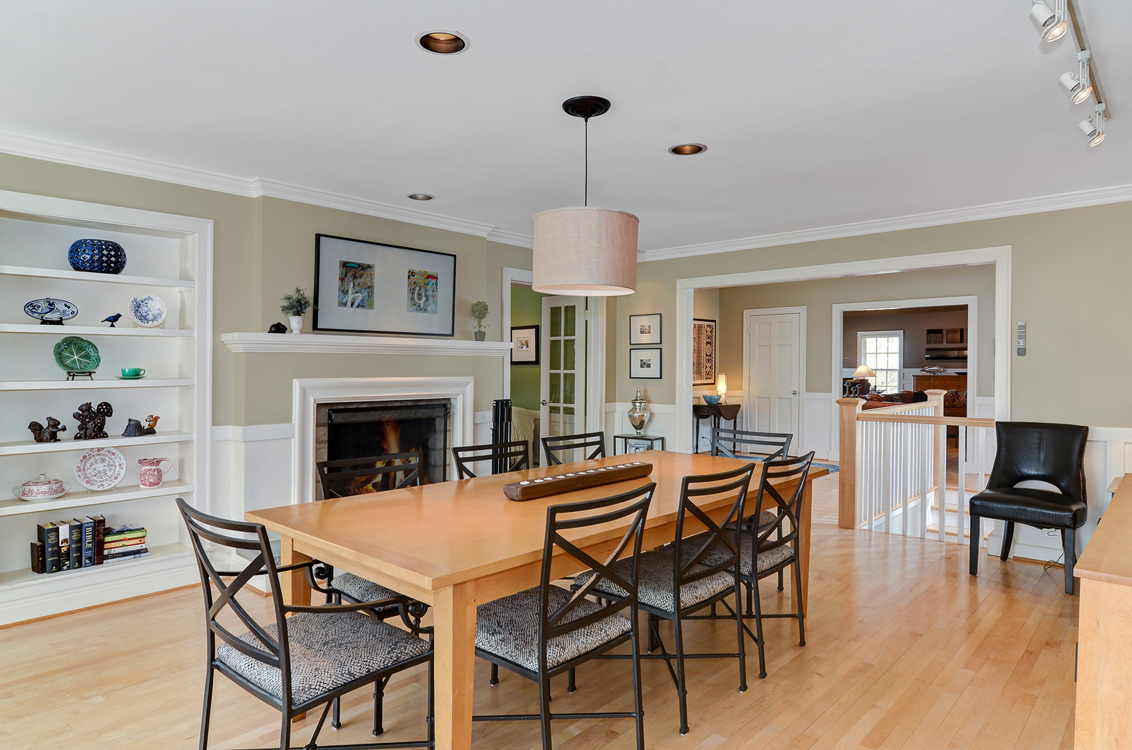 607 Roger Road Glen Ellyn, IL 60137 - Photo 6 of 22