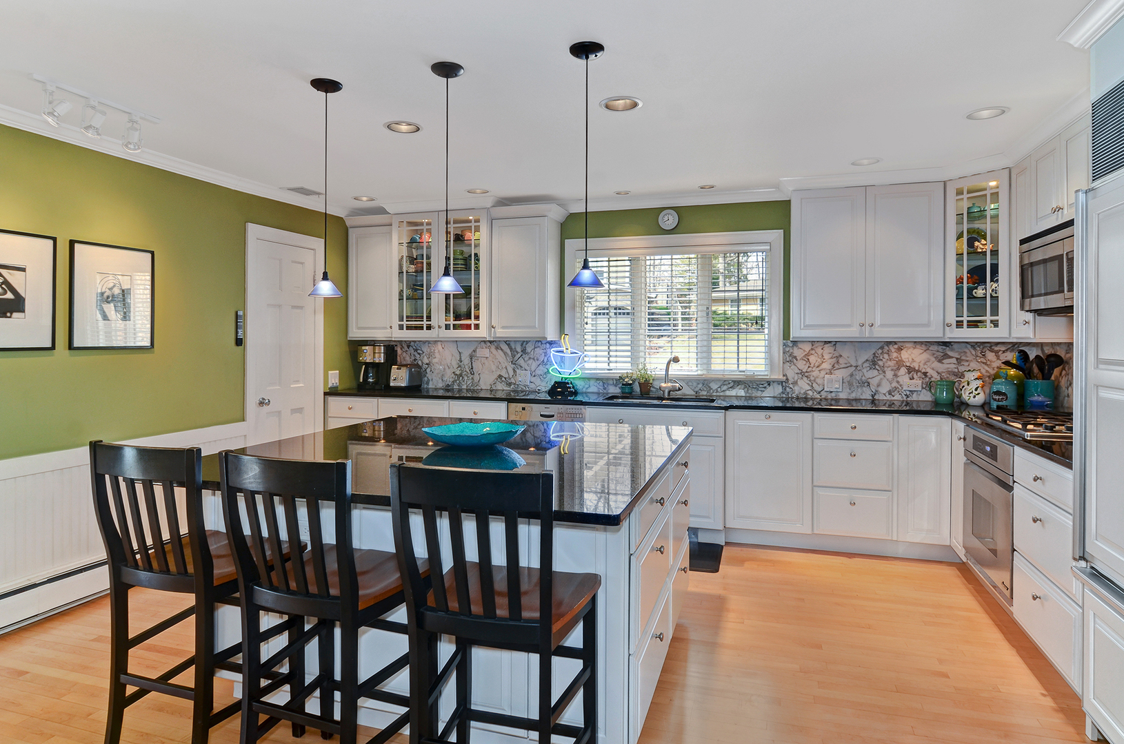 607 Roger Road Glen Ellyn, IL 60137 - Photo 8 of 22