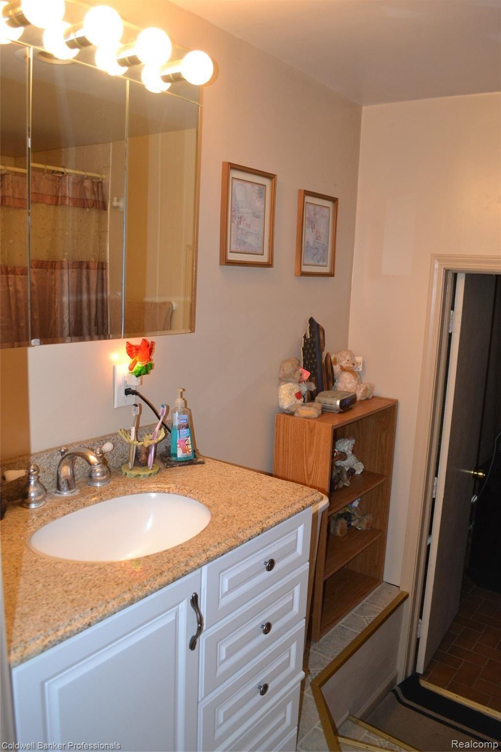 151 Millville Road Lapeer, MI 48446 - Photo 19 of 30 DSC_0546.JPG